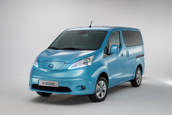 nissan-env200-002 nissan-env200-002