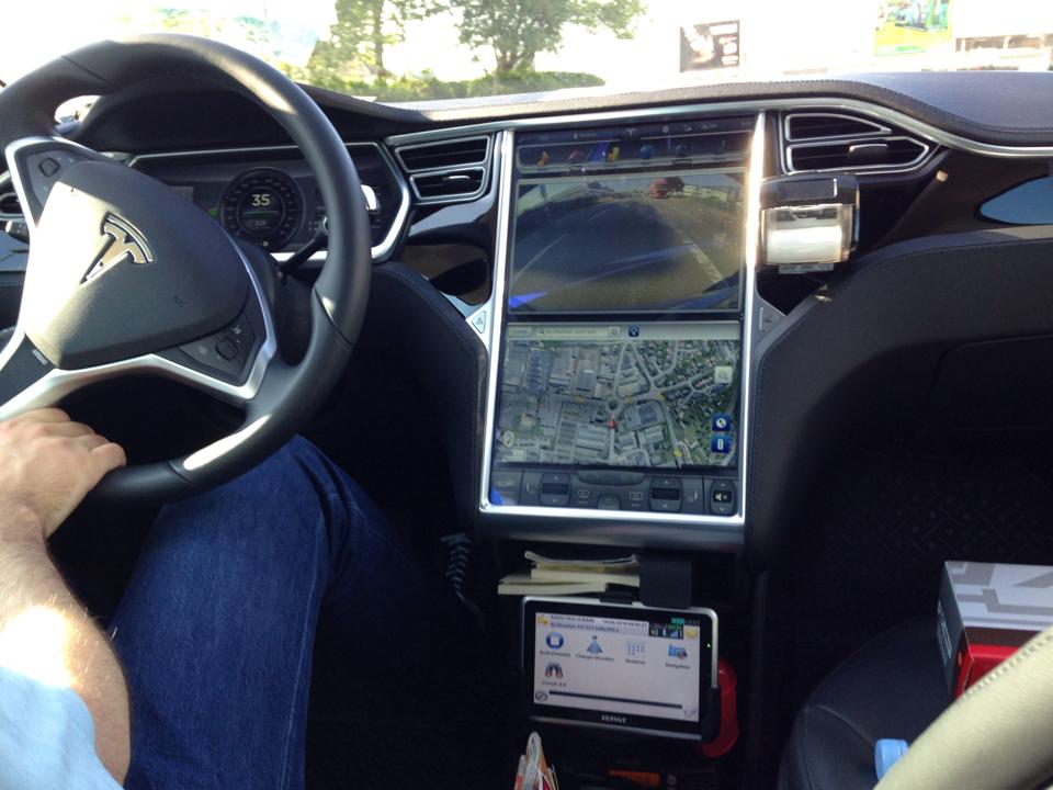 tesla-taxi-le-mans tesla-taxi-le-mans