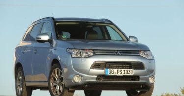 mitsubishi outlander phev 26