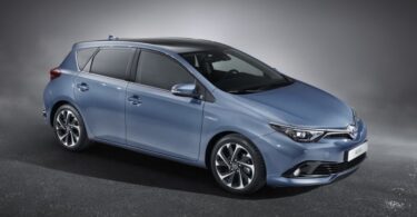 toyota-auris-hybrid-2015-01