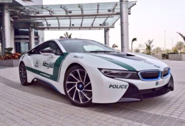 dubai-police-bmw-i8-polizeiauto