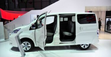 nissan-e-nv200-evalia-elektroauto-7-sitze