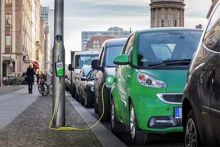 ubitricity-laternen-ladesaeule-elektroauto ubitricity-laternen-ladesaeule-elektroauto