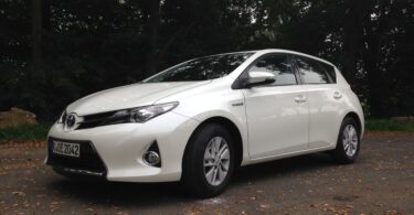 toyota-auris-hybrid