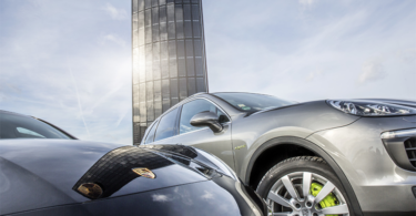 porsche-photovoltaik-pylon