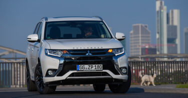 mitsubishi-outlander-phev-2015