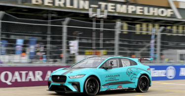 jaguar-i-pace-etrophy-formel-e-season-4-berlin-2018-03