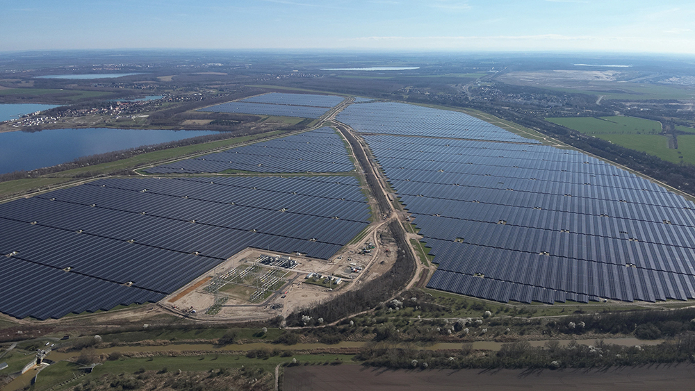 hansainvest solarpark photovoltaik park 605 megawatt sachsen